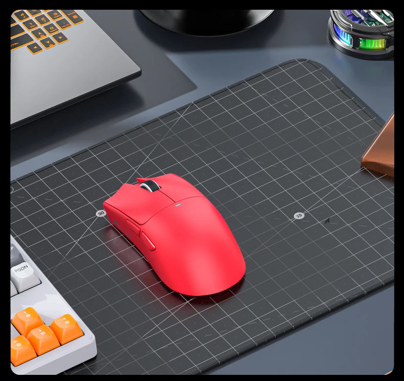 Безжична геймърска мишка ATTACK SHARK X11SE, Tri-Mode, суперлека 63g със сензор PAW3311, 22000 DPI, батерия 300mAh, двоен драйвер