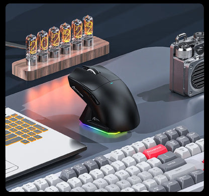 Attack Shark X11&R1 -kolmitilainen Bluetooth-langaton hiiri latausalustalla, RGB-valaistus, ergonominen ja kevyt PC-pelitarvike