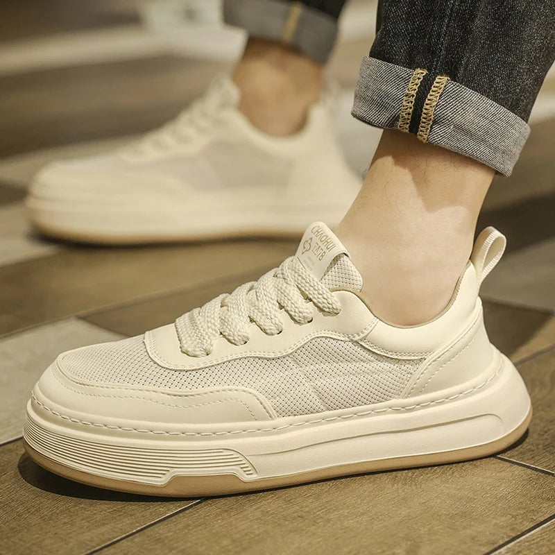 Sneakers da uomo ultraleggere in mesh traspirante 2025, scarpe casual alla moda con suola spessa, comode, con lacci, per la camminata quotidiana