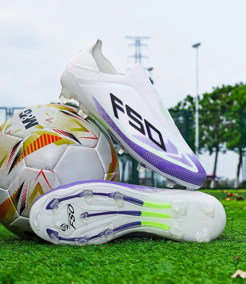 Novas chuteiras de futebol para homem, sapatilhas de futsal para exterior, jogo em relva, antiderrapantes, calçado de futebol de alta qualidade com pitões, best-seller, cano alto, leve