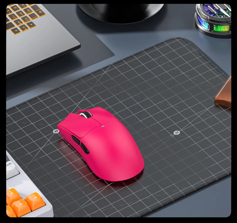 Mouse gaming wireless ATTACK SHARK X11SE, tri-mode, superleggero 63g con sensore PAW3311, 22000 DPI, batteria 300mAh, doppio driver