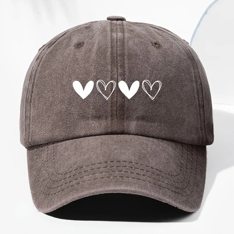 Unisex retro baseball cap with heart-shaped pattern for outdoor sun protection, suitable for truck drivers all year round.