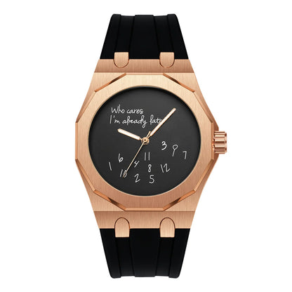 Orologio da uomo di lusso con cassa ottagonale e cinturino in silicone, impermeabile, dotato di un quadrante che riporta lo slogan umoristico «Who Cares I'm Already Late» (E allora? Sono già in ritardo).