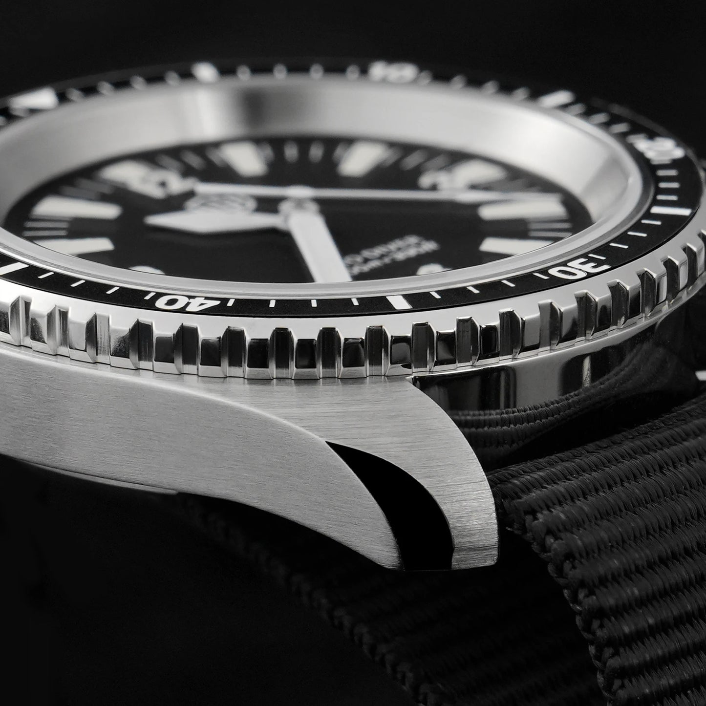 Relógio de Homem Watchdives WD1980 V3 38mm Vintage, Movimento de Quartzo VH31 Ronda 515 com Segundos Contínuos, Luminescente, Vidro de Safira