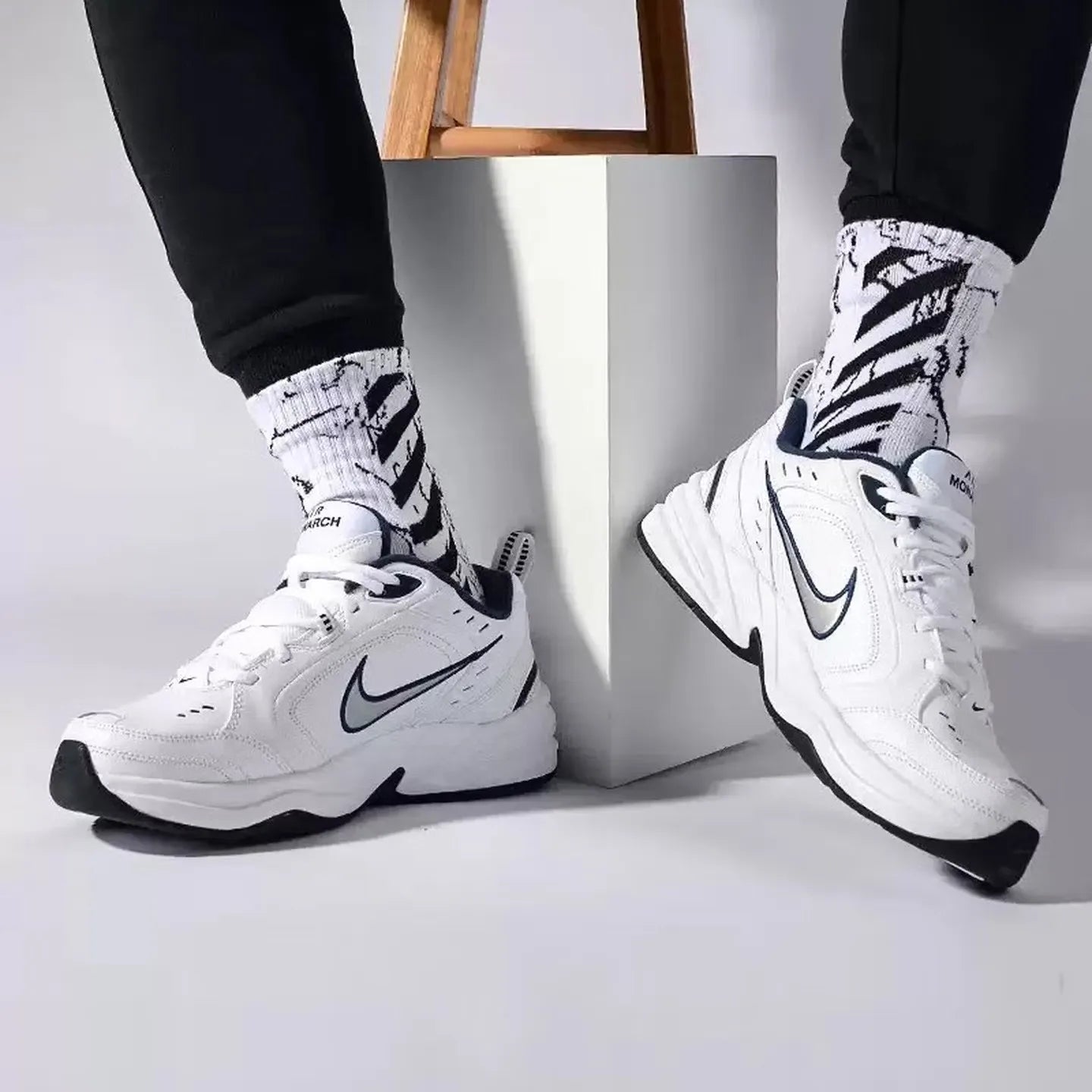 Nike Men’s Shoes Air Monarch IV Lightweight Casual Sports Shoes Breathable Cushioning Running Shoes