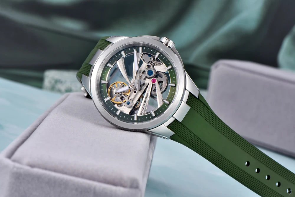 Moška ura PAGANI DESIGN – Luksuzni avtomatski mehanski model tipa »skelet« (z odprtim srcem), opremljen s turbiljonom, safirnim steklom z antirefleksno obdelavo, vodotesna in svetleča.