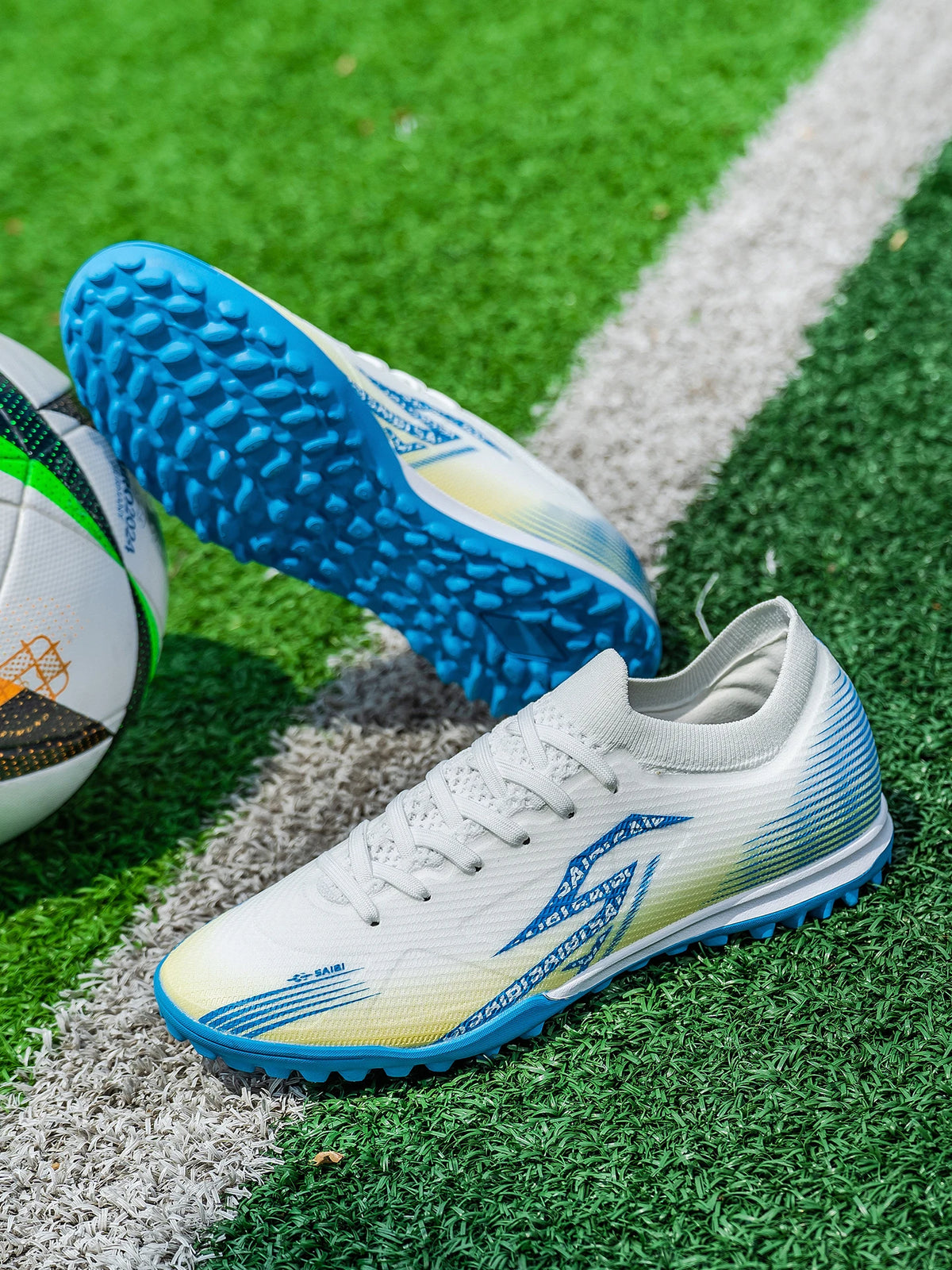 Chaussures de football pour hommes TF Turf, dessus en PU respirant, semelle extérieure en caoutchouc antidérapante, chaussures légères pour l'entraînement sur gazon artificiel.