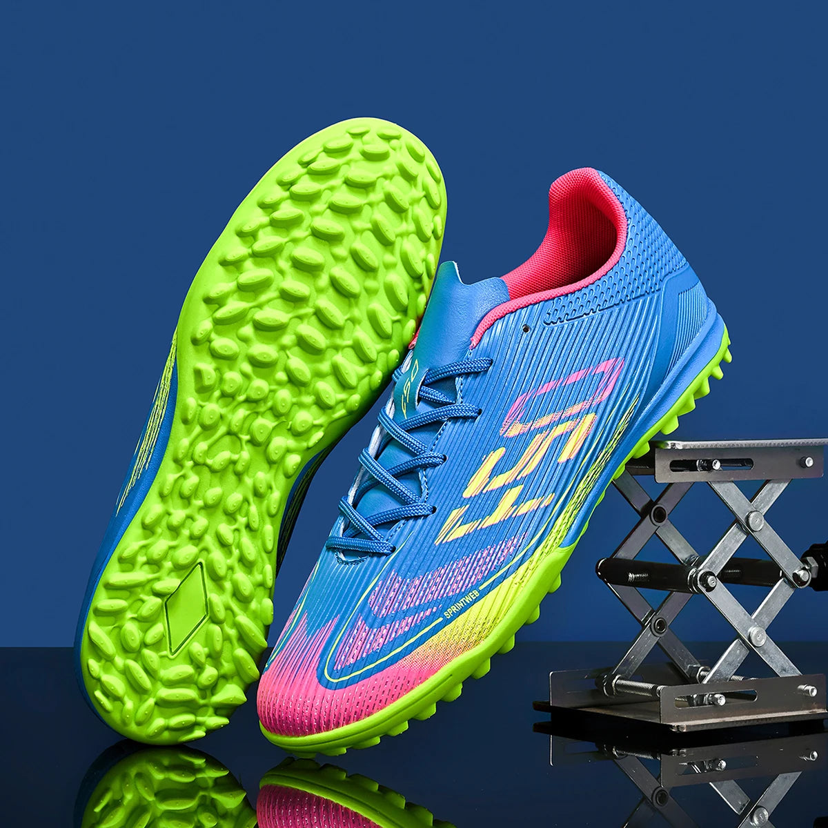 Chaussures de football pour hommes, modèle TF pour terrains synthétiques, tige en PU respirant, crampons en caoutchouc antidérapants, baskets de football pour adultes, idéales pour l’entraînement sur gazon synthétique