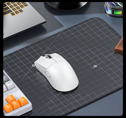 Mouse gaming wireless ATTACK SHARK X11SE, tri-mode, superleggero 63g con sensore PAW3311, 22000 DPI, batteria 300mAh, doppio driver