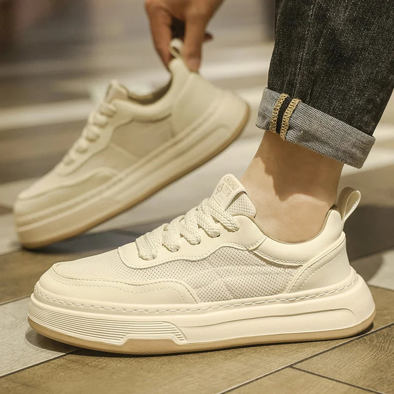 Sneakers da uomo ultraleggere in mesh traspirante 2025, scarpe casual alla moda con suola spessa, comode, con lacci, per la camminata quotidiana