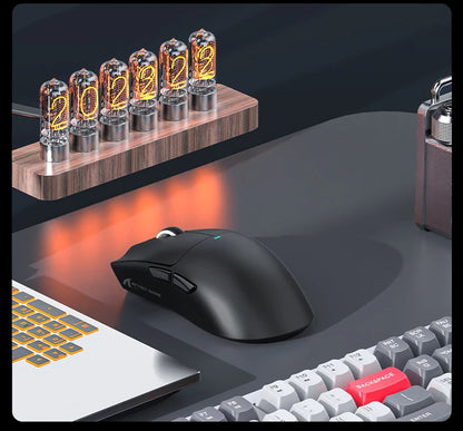 Mouse gaming wireless ATTACK SHARK X11SE, tri-mode, superleggero 63g con sensore PAW3311, 22000 DPI, batteria 300mAh, doppio driver