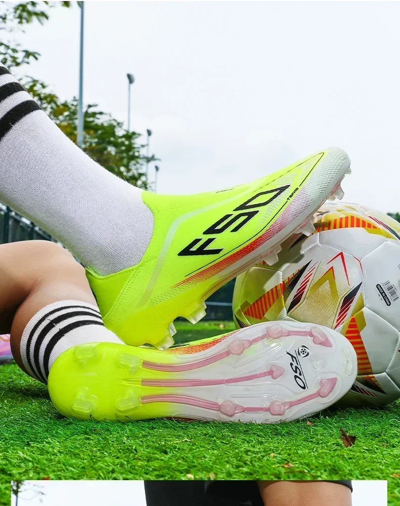 Nouvelles Chaussures de Football pour Hommes – Crampons d'Extérieur pour Entraînement sur Gazon – Baskets Mi-Montantes Légères Antidérapantes de Haute Qualité – Meilleures Ventes