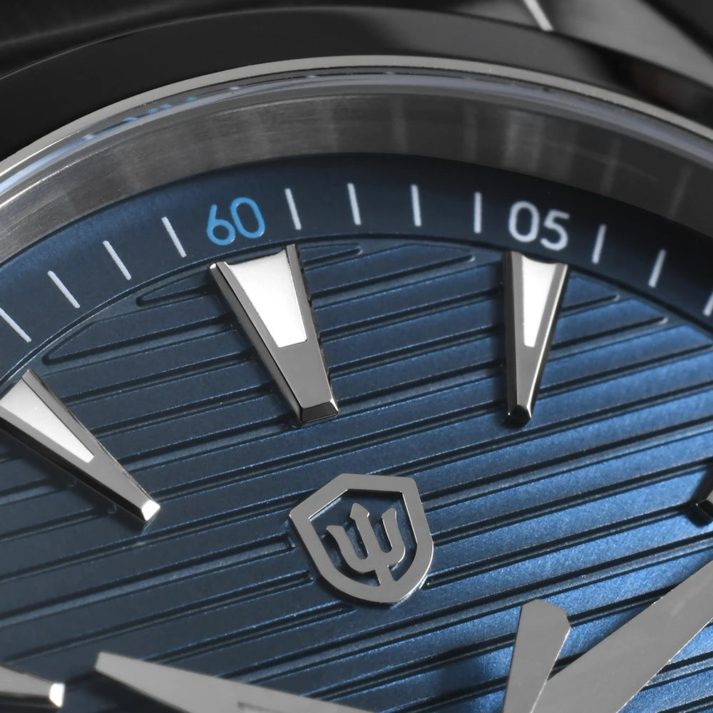 Ura Watchdives WD0006, mehanizem VH31 s tekočim sekundnim kazalcem, izbočeno safirno steklo, luminescentni premaz BGW9, vodotesna do 10 barov, premer 38 mm, vintage stil