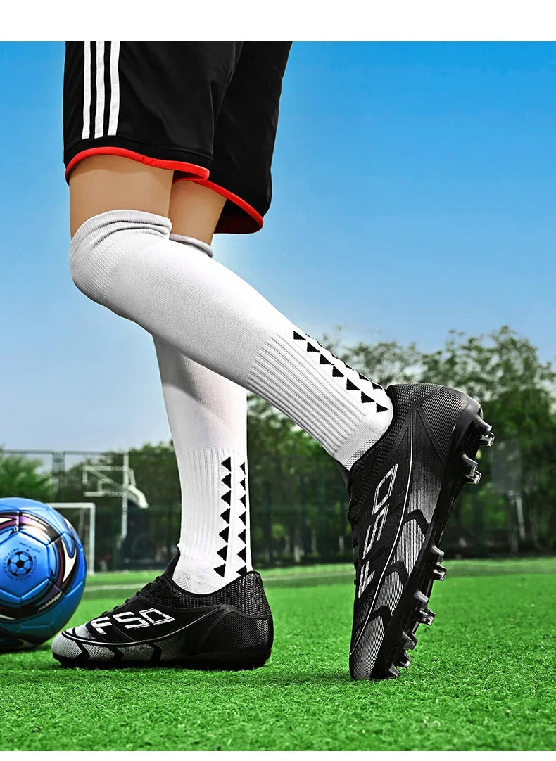 Nouvelles chaussures de football pour hommes, chaussures de sport respirantes, antidérapantes, de haute qualité, pour matchs en plein air, chaussures de football de salle, haute tige, ultralégères