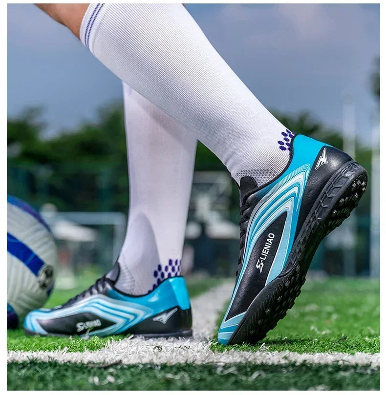 Nouvelles chaussures de football pour hommes, crampons de futsal, chaussures de soccer, chaussures de match, baskets d'intérieur de haute qualité, best-seller, antidérapantes, pour entraînement et extérieur