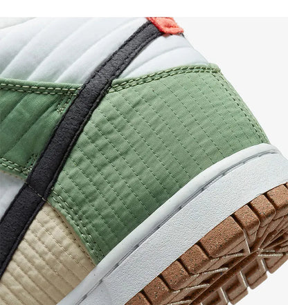 Nike Original DUNK HIGH LX NEXT Unisex-Sneakers mit Fleecefutter DN9909-100