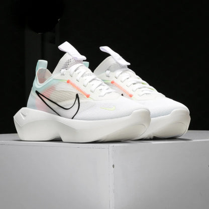 Nike Authentic VISTA LITE Damen-Sneaker mit atmungsaktiver Plateausohle im Dad-Shoe-Stil CI0905-102