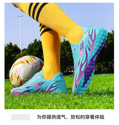 New Man Soccer Shoes Professional Football Boots Sneakers Comfortable Outdoor Match Match Boys Non-Slip Sports Shoes Unisex