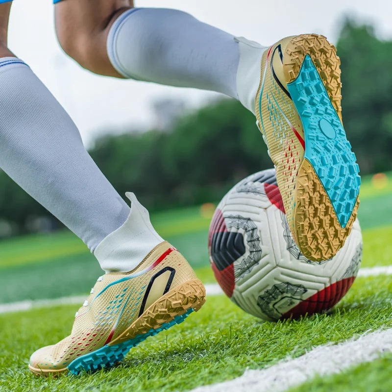New Men's Soccer Shoes Breathable Soft Outdoor Grass Football Shoes Cleats Long Spikes Comfortable Training Sport Shoes for Men