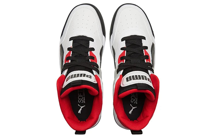 Baskets Puma Backcourt Mid, modèle blanc, noir et rouge, version High Risk, rouge et argent, 374139-01.