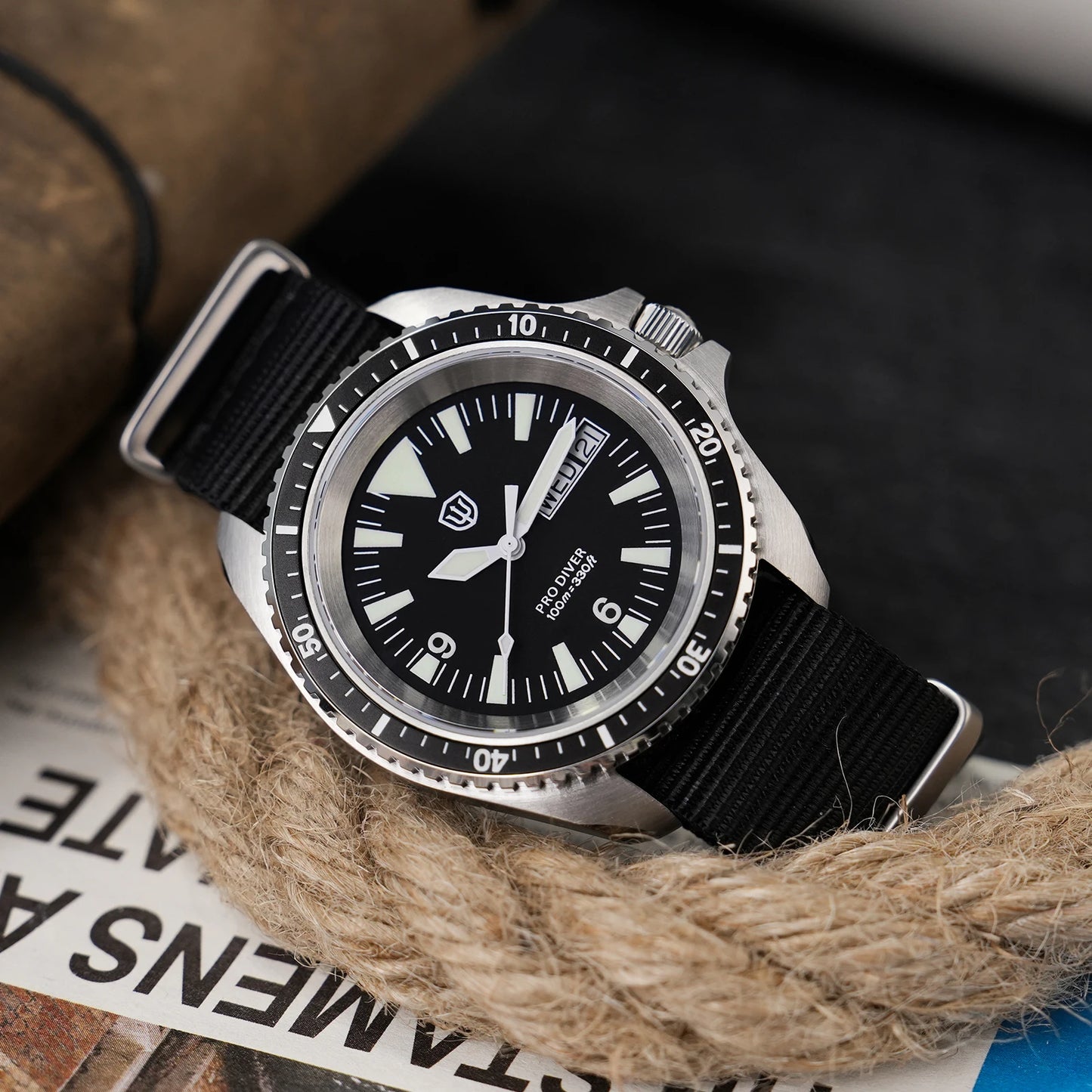 Relógio de Homem Watchdives WD1980 V3 38mm Vintage, Movimento de Quartzo VH31 Ronda 515 com Segundos Contínuos, Luminescente, Vidro de Safira
