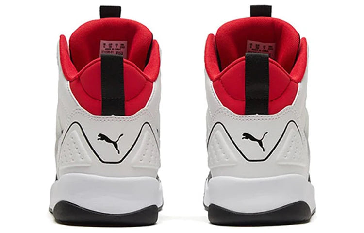 Baskets Puma Backcourt Mid, modèle blanc, noir et rouge, version High Risk, rouge et argent, 374139-01.